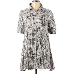 11-1 Tylho by Anthropologie Patterned Short sleeve Button-Down Tunic Shirt